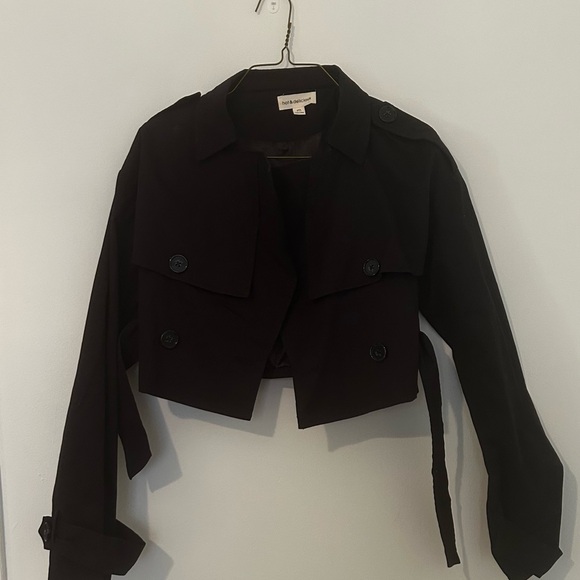 Hot & Delicious Jackets & Blazers - Hot & Delicious Black Cropped Trench Coat - M